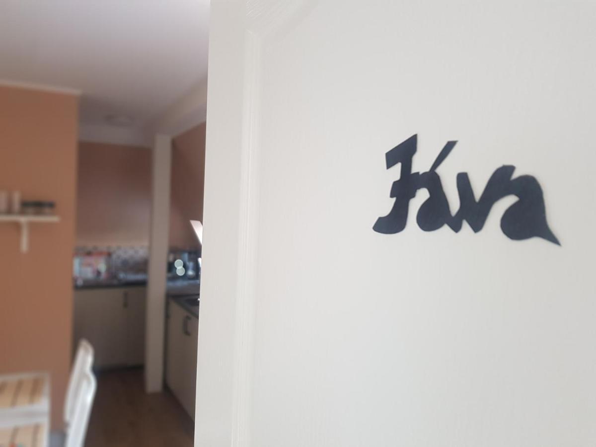 Hotel Ketpava Vendeghaz Igal Exterior foto